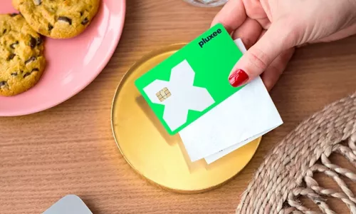 So einfach zahlst du mit deiner Pluxee Restaurant Karte oder Pluxee Lebensmittel Karte