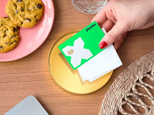 So einfach zahlst du mit deiner Pluxee Restaurant Karte oder Pluxee Lebensmittel Karte