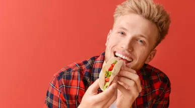 Mittagspause genießen mit dem Essenszuschuss von Pluxee