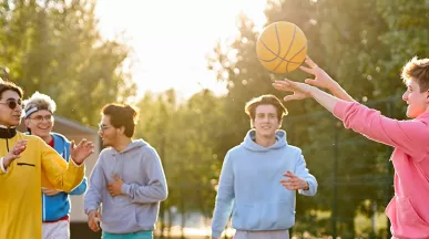 Wir verraten Ihnen in diesem Blogpost mit welchen Top Mitarbeiterbenefits Sie Lehrlinge begeistern und an Ihr Unternehmenbinden